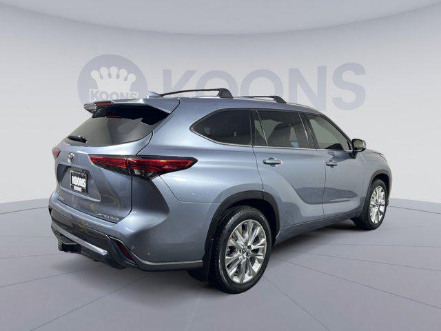 used 2022 Toyota Highlander car, priced at $38,250