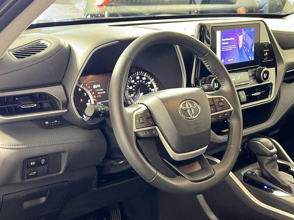 used 2023 Toyota Highlander car, priced at $39,000