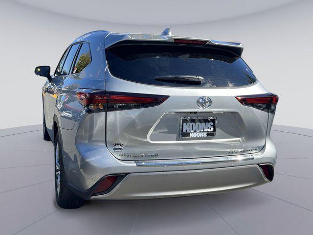 new 2025 Toyota Highlander car, priced at $53,348