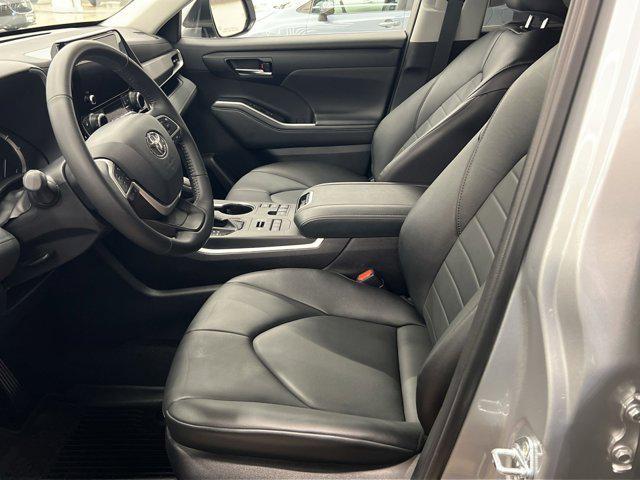 used 2024 Toyota Highlander car, priced at $42,500