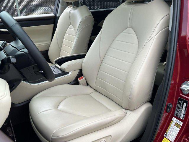 used 2022 Toyota Highlander car, priced at $35,600