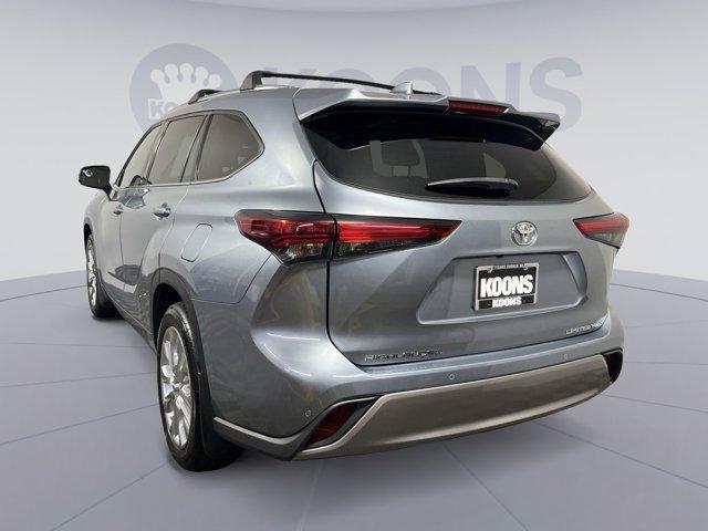 used 2022 Toyota Highlander car, priced at $37,250