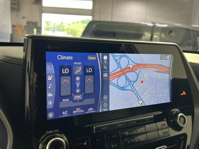 used 2022 Toyota Highlander car, priced at $37,250