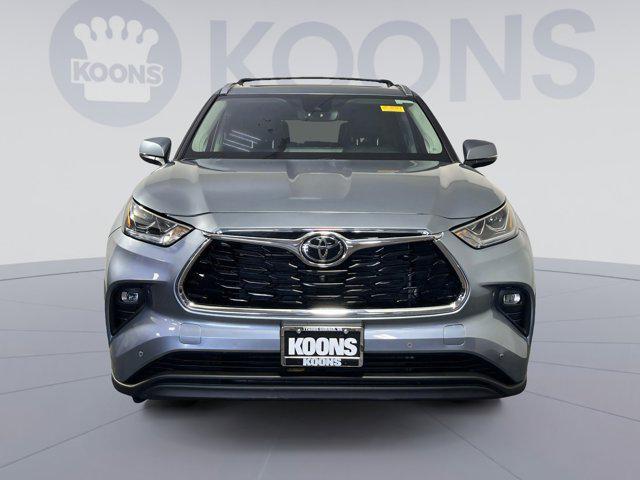 used 2022 Toyota Highlander car, priced at $37,250