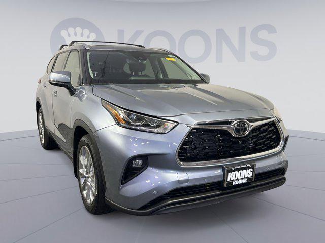 used 2022 Toyota Highlander car, priced at $37,250