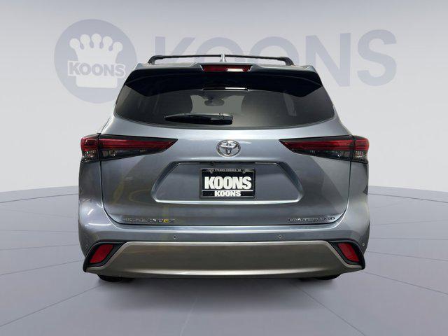 used 2022 Toyota Highlander car, priced at $37,250