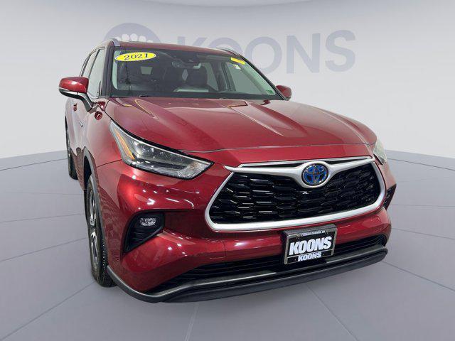 used 2021 Toyota Highlander Hybrid car, priced at $35,500
