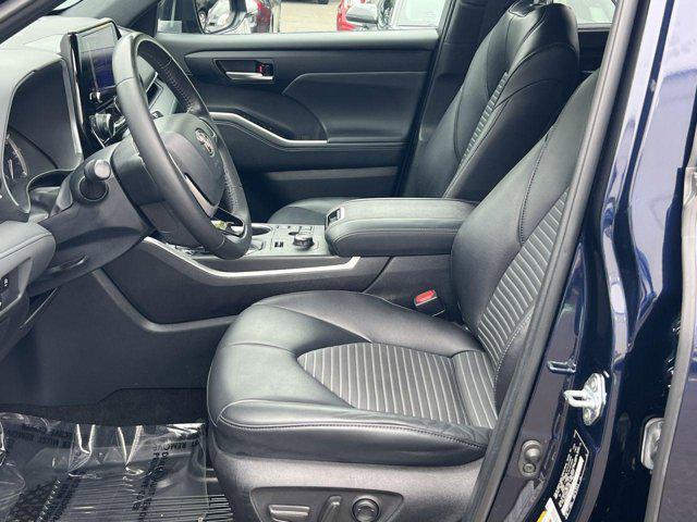 used 2023 Toyota Highlander car, priced at $40,500