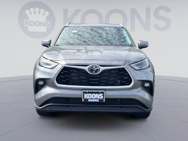 new 2025 Toyota Highlander car, priced at $48,052