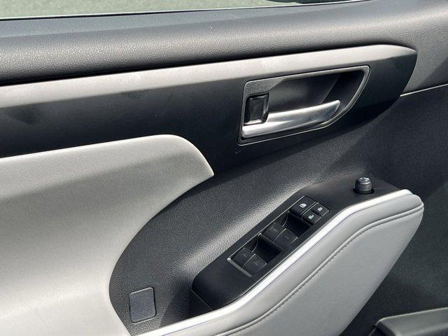new 2025 Toyota Highlander car, priced at $48,052