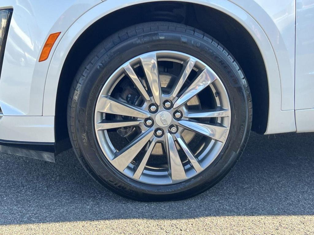 used 2021 Cadillac XT6 car, priced at $33,000