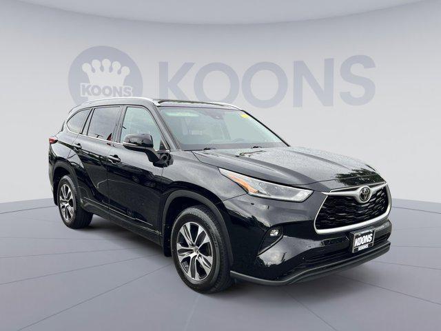 used 2021 Toyota Highlander car, priced at $30,000