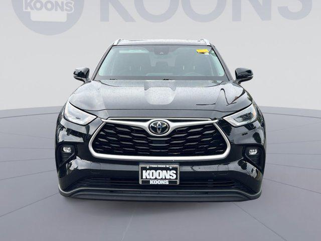 used 2021 Toyota Highlander car, priced at $30,000