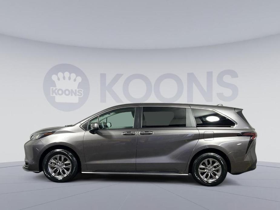 used 2023 Toyota Sienna car, priced at $37,250