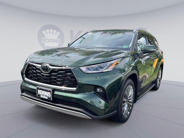 new 2025 Toyota Highlander car, priced at $55,293