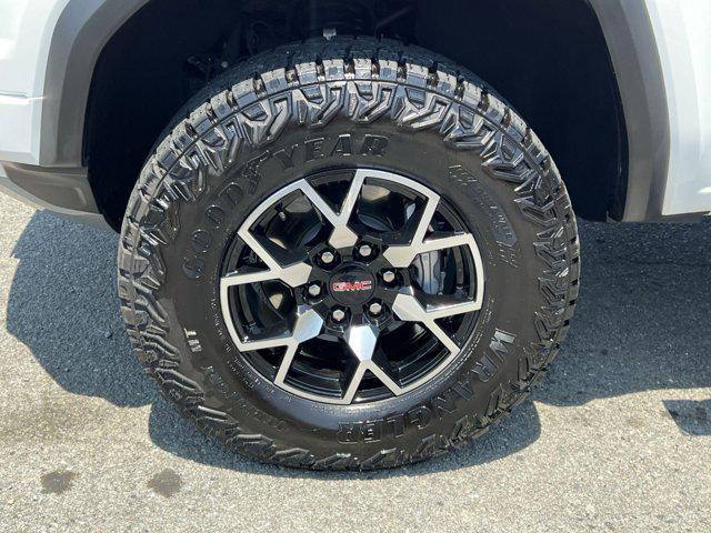 used 2024 GMC Canyon car, priced at $48,500