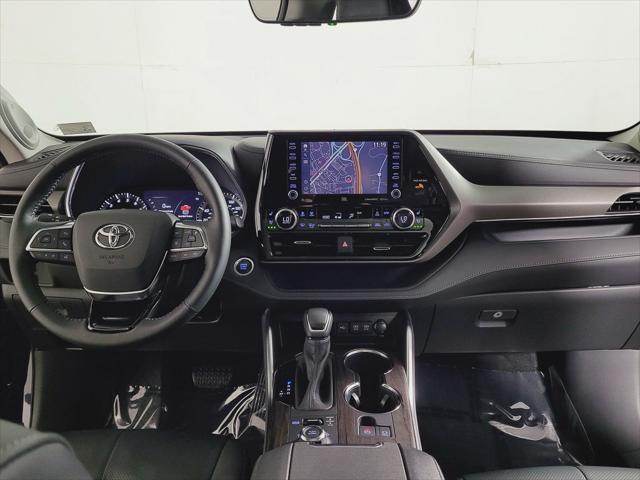 used 2020 Toyota Highlander car, priced at $33,500