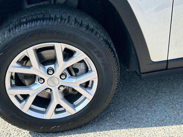 used 2022 Jeep Grand Cherokee car, priced at $31,995