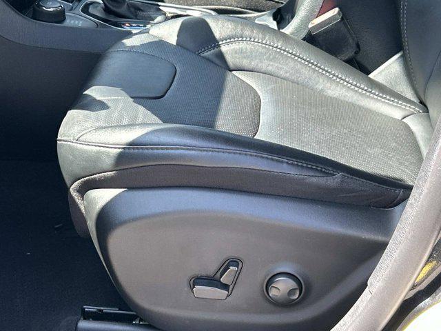 used 2023 Jeep Cherokee car, priced at $20,995