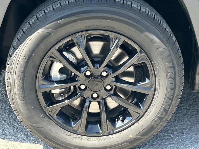used 2023 Jeep Cherokee car, priced at $20,995