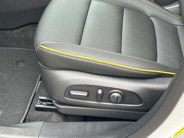 new 2025 Chevrolet TrailBlazer car, priced at $32,420