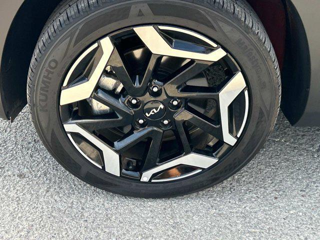used 2025 Kia Seltos car, priced at $28,995