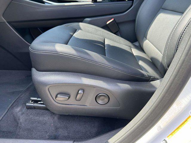 used 2025 Chevrolet Traverse car, priced at $38,995