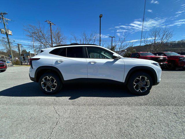 new 2025 Chevrolet Trax car