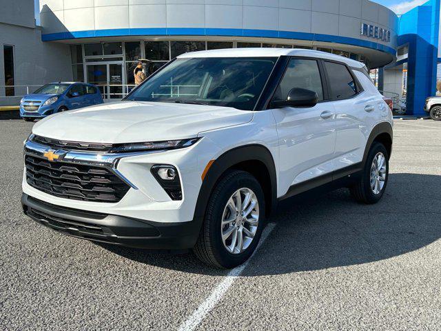 new 2025 Chevrolet TrailBlazer car, priced at $23,675