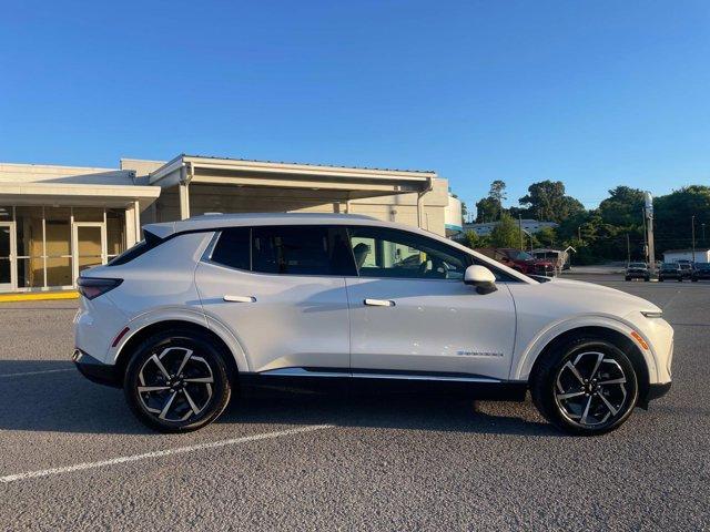 new 2024 Chevrolet Equinox EV car