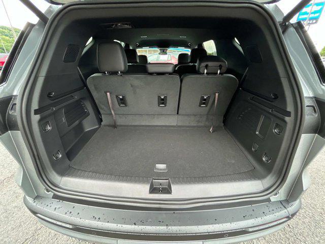 new 2025 Chevrolet Traverse car, priced at $42,690