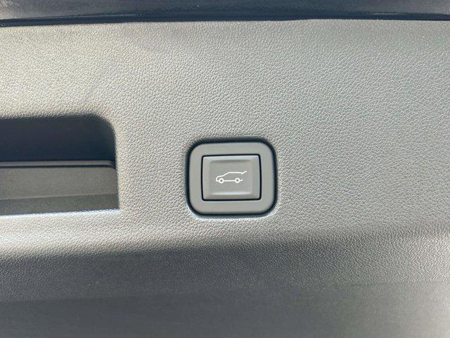 new 2026 Chevrolet Traverse car, priced at $59,715