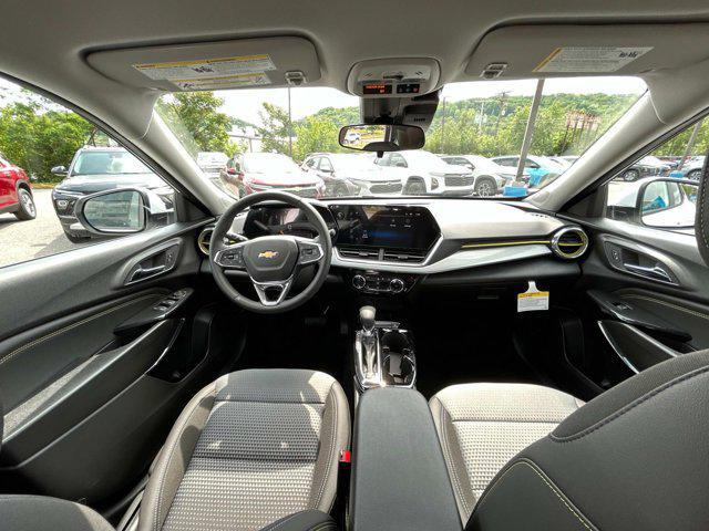 new 2025 Chevrolet Trax car