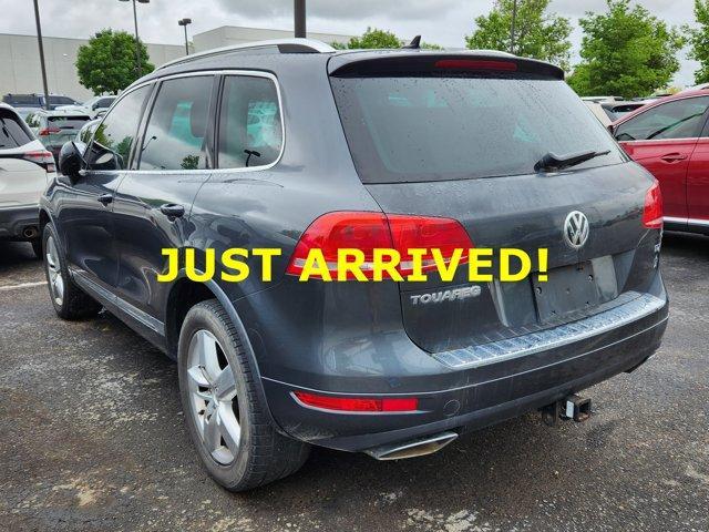 used 2013 Volkswagen Touareg car