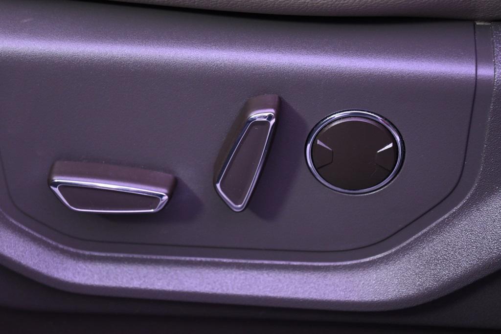 used 2020 Ford Expedition Max car, priced at $31,998