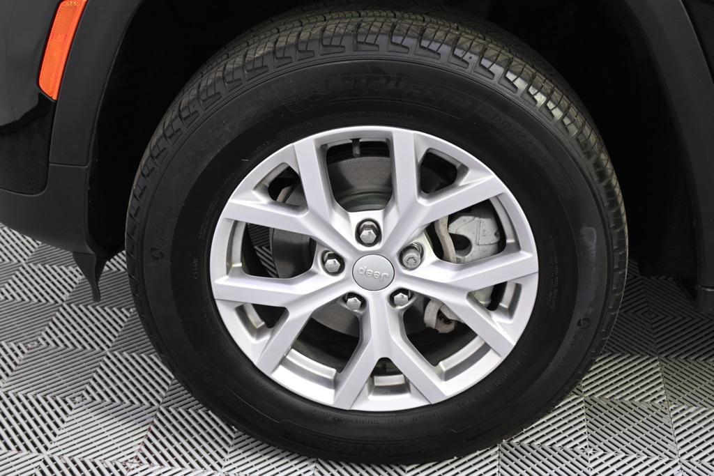 used 2022 Jeep Grand Cherokee car, priced at $29,798