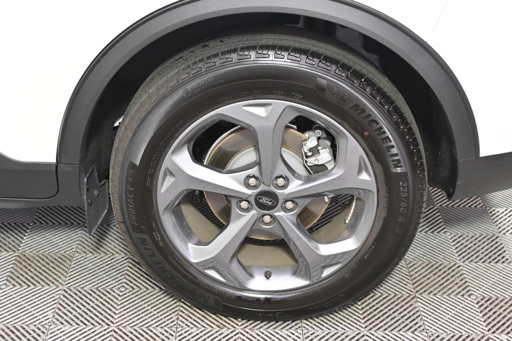 new 2025 Ford Escape car, priced at $30,452