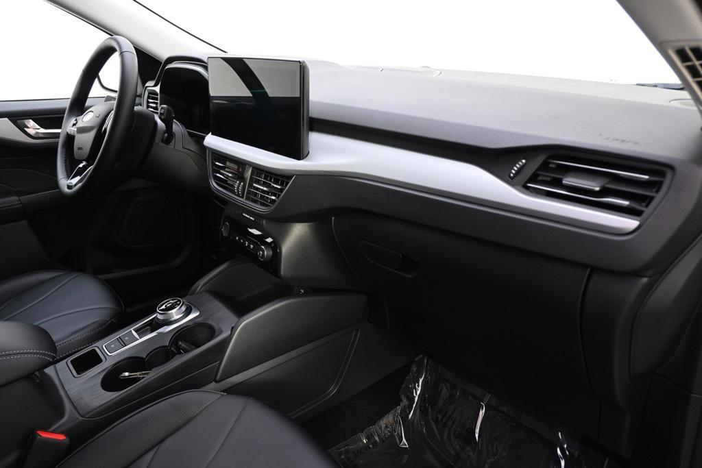 new 2025 Ford Escape PHEV car, priced at $33,376