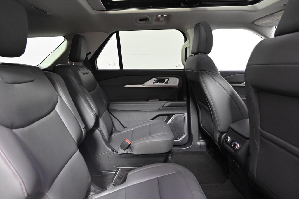 new 2025 Ford Explorer car, priced at $48,122