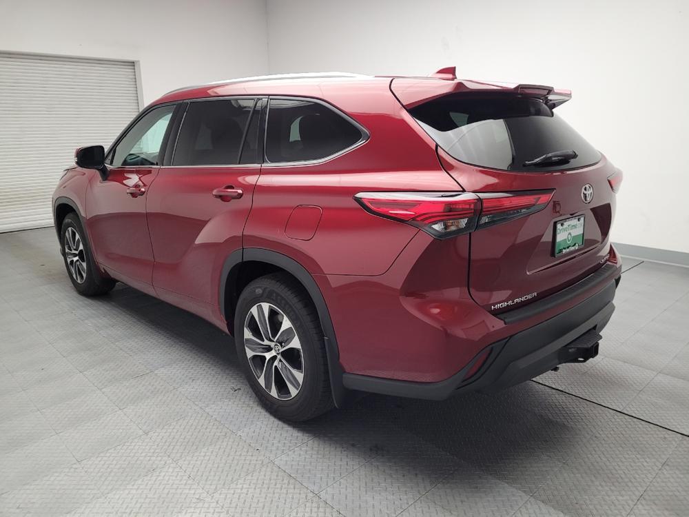 used 2020 Toyota Highlander car, priced at $25,895