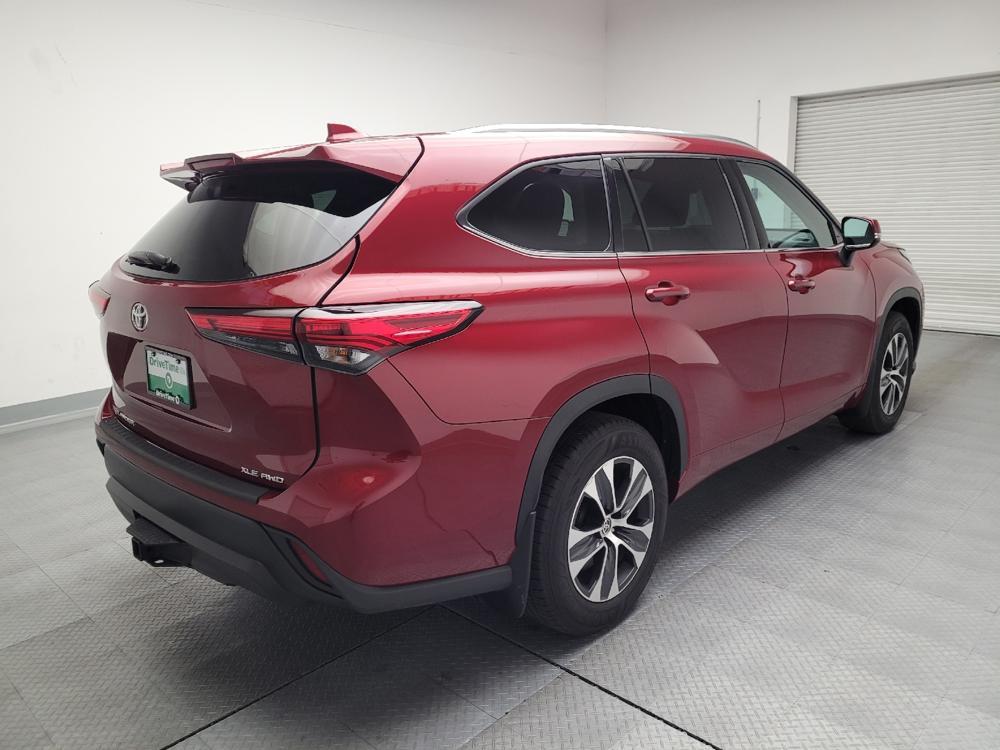 used 2020 Toyota Highlander car, priced at $25,895