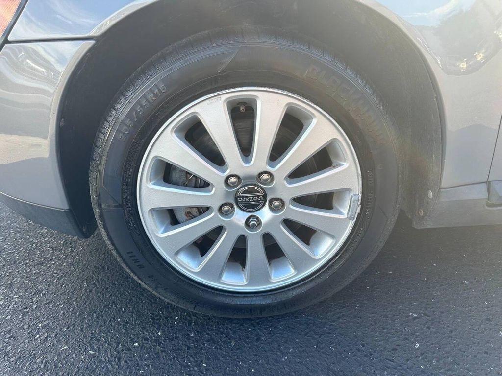used 2004 Volvo S40 car, priced at $5,990