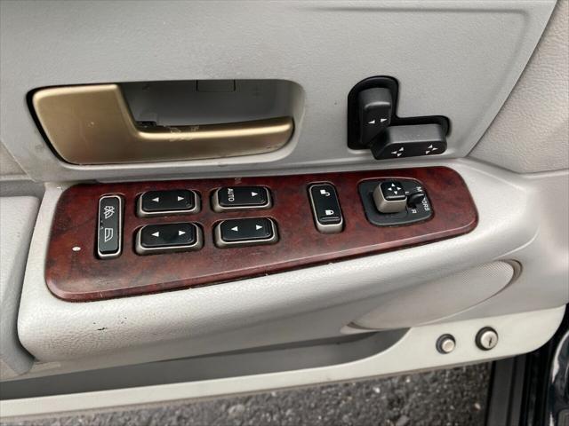 used 2005 Lincoln Town Car car, priced at $7,750