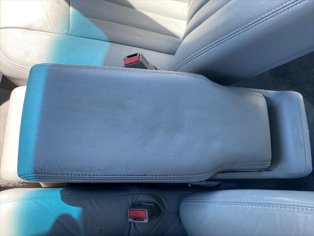 used 2005 Lincoln Town Car car, priced at $7,750