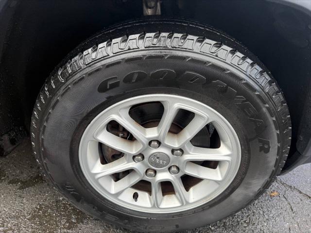 used 2018 Jeep Grand Cherokee car, priced at $13,990