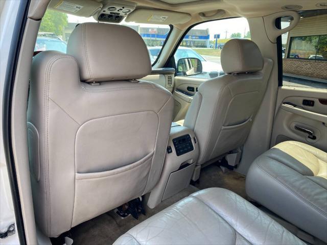 used 2006 Cadillac Escalade ESV car, priced at $7,990