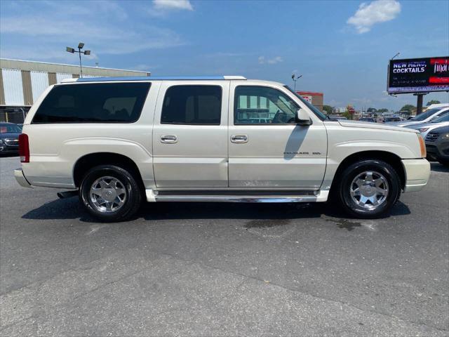 used 2006 Cadillac Escalade ESV car, priced at $7,990