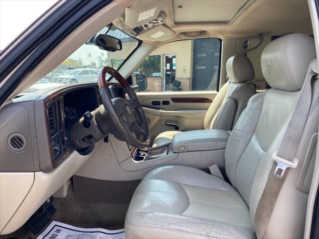 used 2006 Cadillac Escalade ESV car, priced at $7,990