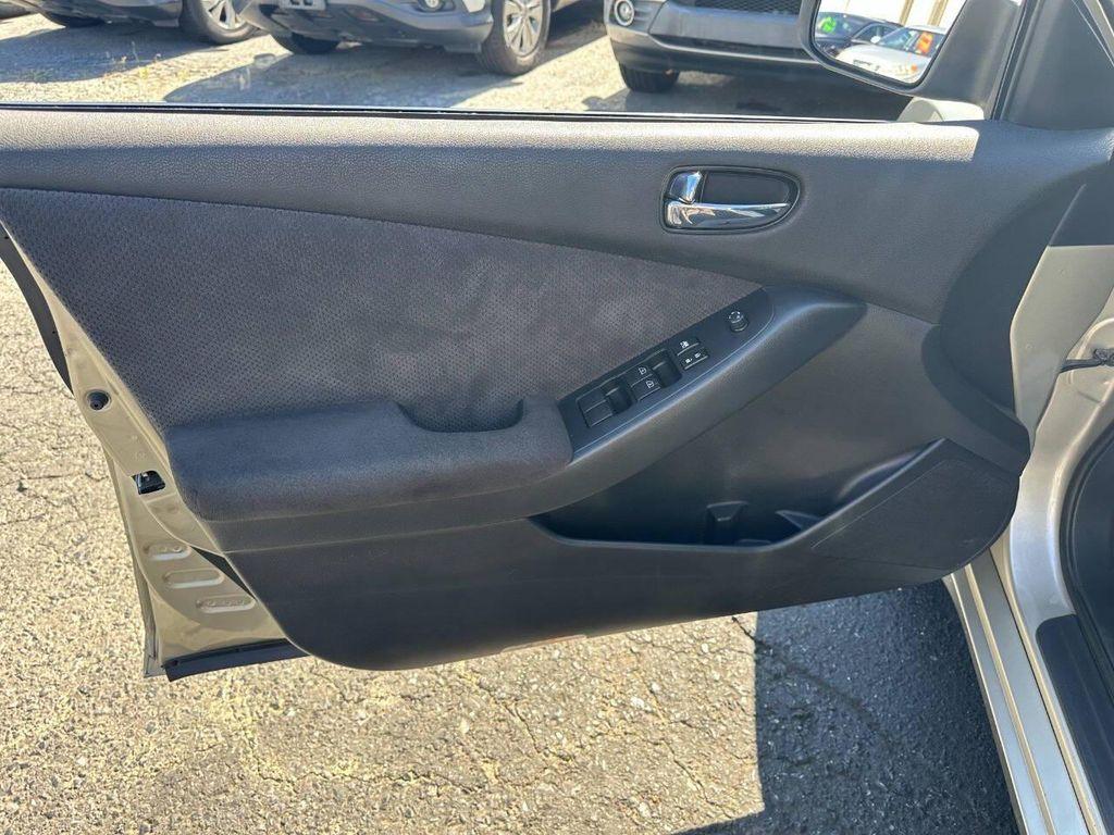 used 2009 Nissan Altima car, priced at $6,500