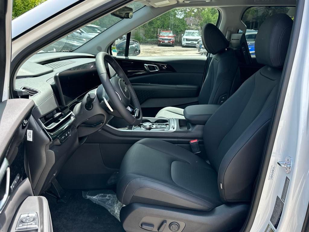 new 2025 Kia Carnival Hybrid car, priced at $54,568